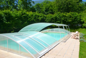 Maison accueillante à Gembrie avec piscine partagée